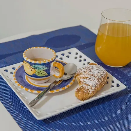 Ad Maiora Acomodação com café da manhã Salerno Exterior foto